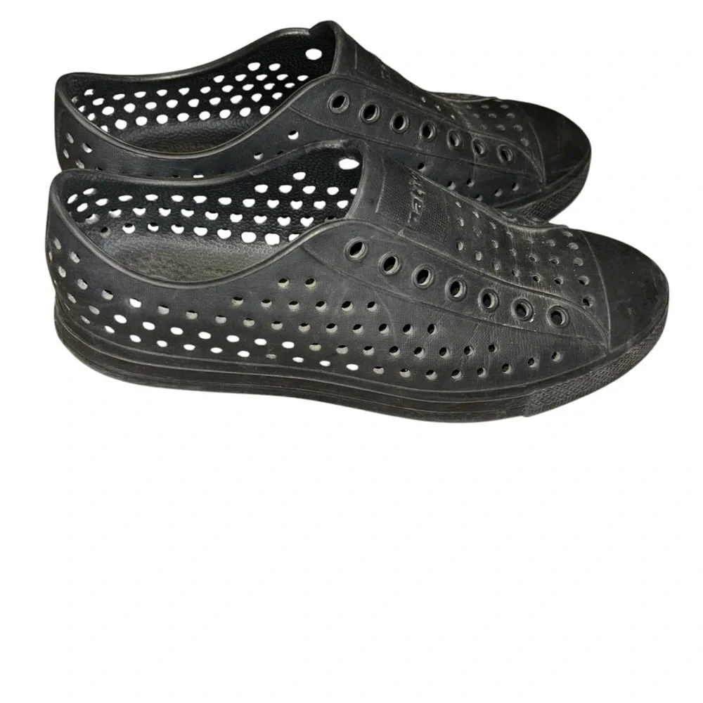 Native Jefferson Slip On Sneaker Casual Comfort Water shoes men youth 6 women 8
